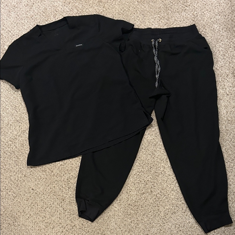 Jaanuu Black Scrub Set